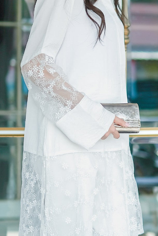 Alba Top Broken White - Holypeony