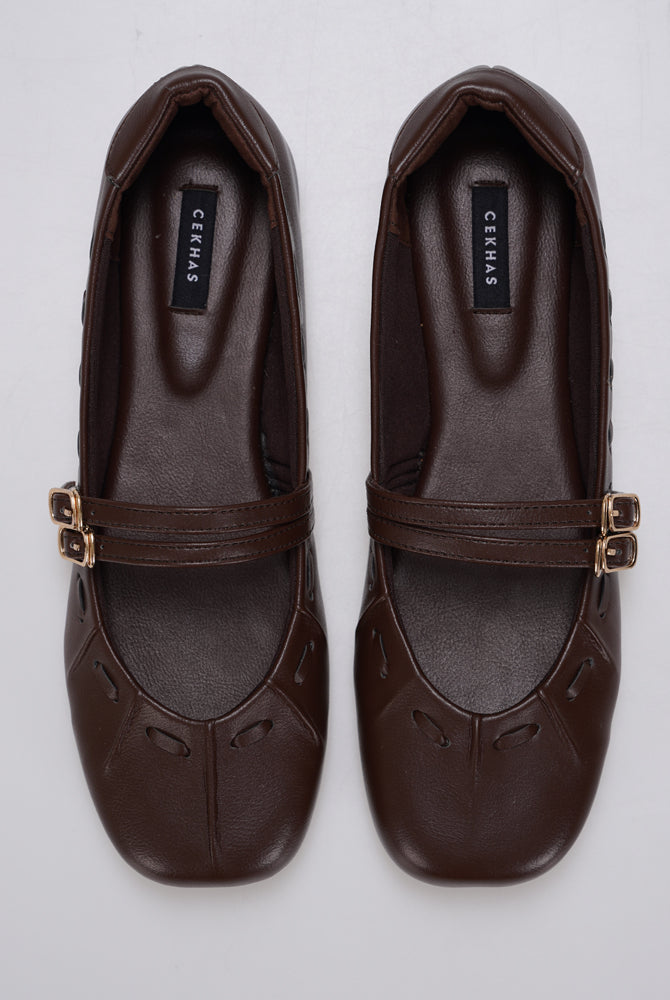 Brown Mary Jane flatshoes by Cekhas with double buckle straps and square toe design.