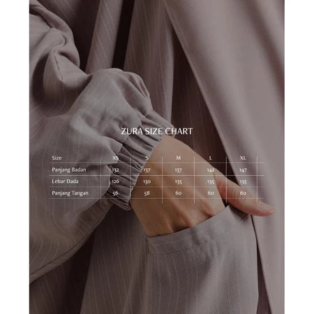 Size chart for a Zura Abaya by Nehhat Modest, showing measurements in centimeters.